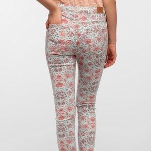 BDG High Rise Cigarette Floral Skinny Jean 29 Long